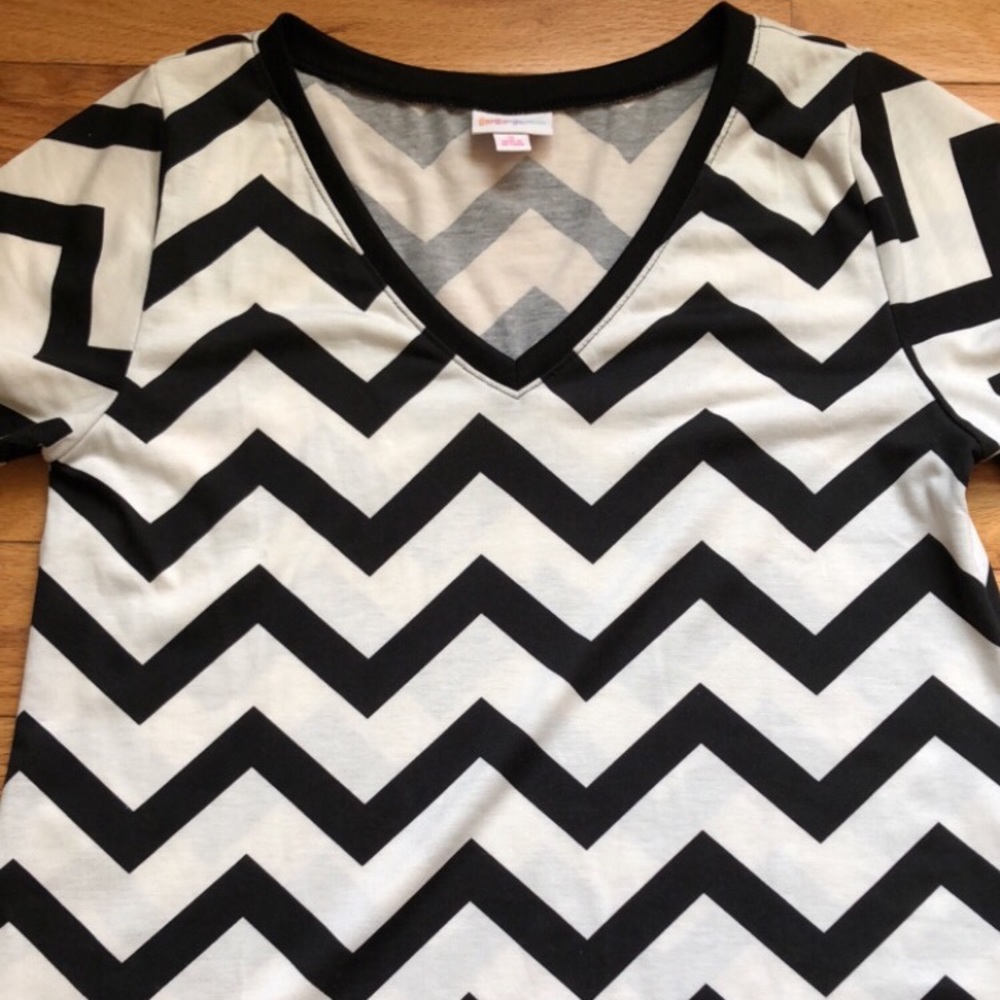 LuLaRoe Christy tee